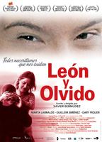 Leon and Olvido (2004) Escenas Nudistas