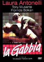 La gabbia (1985) Escenas Nudistas