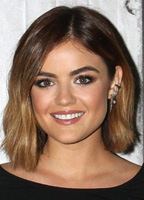 Lucy Hale desnuda