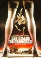 Les Filles de Grenoble (1981) Escenas Nudistas