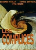 Les Complices (1999) Escenas Nudistas