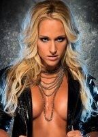 Michelle McCool desnuda