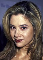 Mira Sorvino desnuda