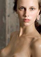 Marine Vacth desnuda