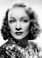 Marlene Dietrich desnuda