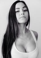 Melanie Pavola desnuda