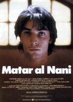 Matar al Nani (1988) Escenas Nudistas