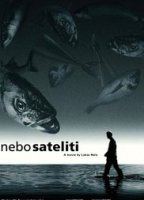 Nebo sateliti (2000) Escenas Nudistas