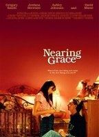 Nearing Grace (2005) Escenas Nudistas