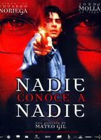 Nadie conoce a nadie (1999) Escenas Nudistas