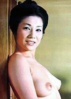 Naomi Tani desnuda