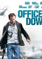 Officer Down (2013) Escenas Nudistas