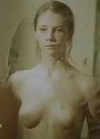 Olesya Yanushkevich desnuda
