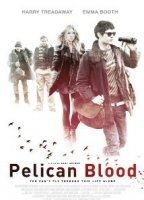 Pelican Blood (2010) Escenas Nudistas