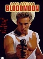 Bloodmoon (1997) Escenas Nudistas