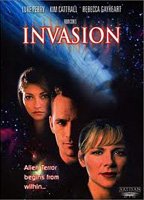 Robin Cook's Invasion 1997 película escenas de desnudos