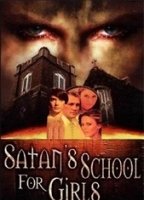 Satan's School for Girls (2000) Escenas Nudistas