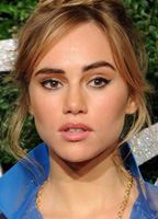 Suki Waterhouse desnuda