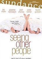 Seeing Other People (2004) Escenas Nudistas