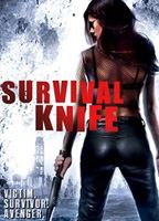 Survival Knife 2016 película escenas de desnudos