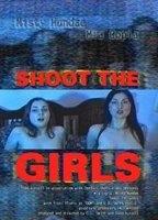 Shoot the Girls (2001) Escenas Nudistas