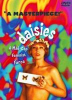 Daisies 1966 película escenas de desnudos