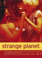 Strange Planet 1999 película escenas de desnudos