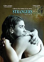 Strangers (2007) 2007 película escenas de desnudos