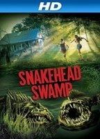 SnakeHead Swamp 2014 película escenas de desnudos