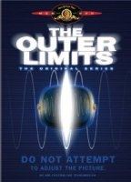 The Outer Limits (TOS) 1963 - 1965 película escenas de desnudos