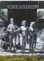 The Erotic Adventures of Robinson Crusoe (1975) Escenas Nudistas