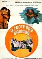 Trote de Sádicos (1974) Escenas Nudistas