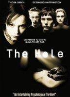 The Hole (I) 2001 película escenas de desnudos