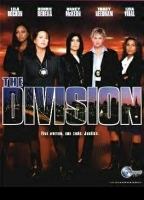 The Division 2001 - 2004 película escenas de desnudos