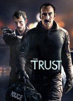 The Trust (2016) Escenas Nudistas