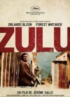 Zulu (2013) Escenas Nudistas