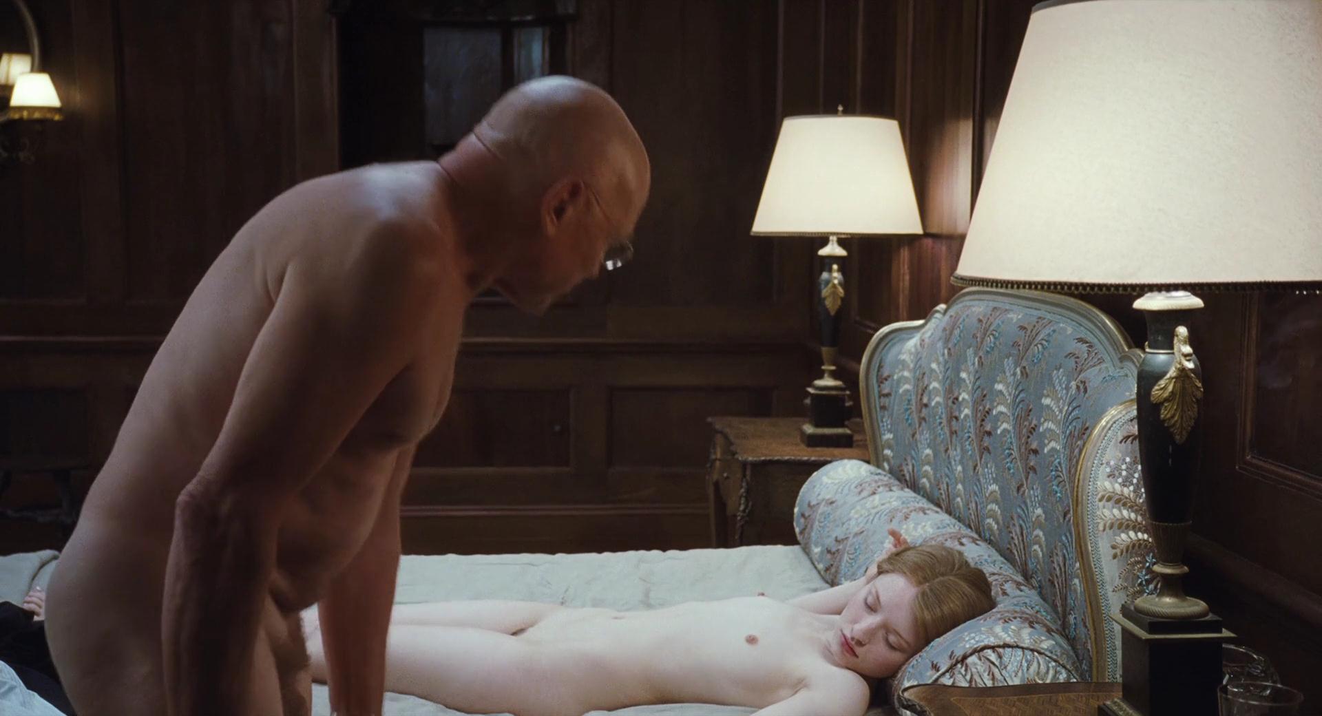 Emily Browning Nude Pics Página 8