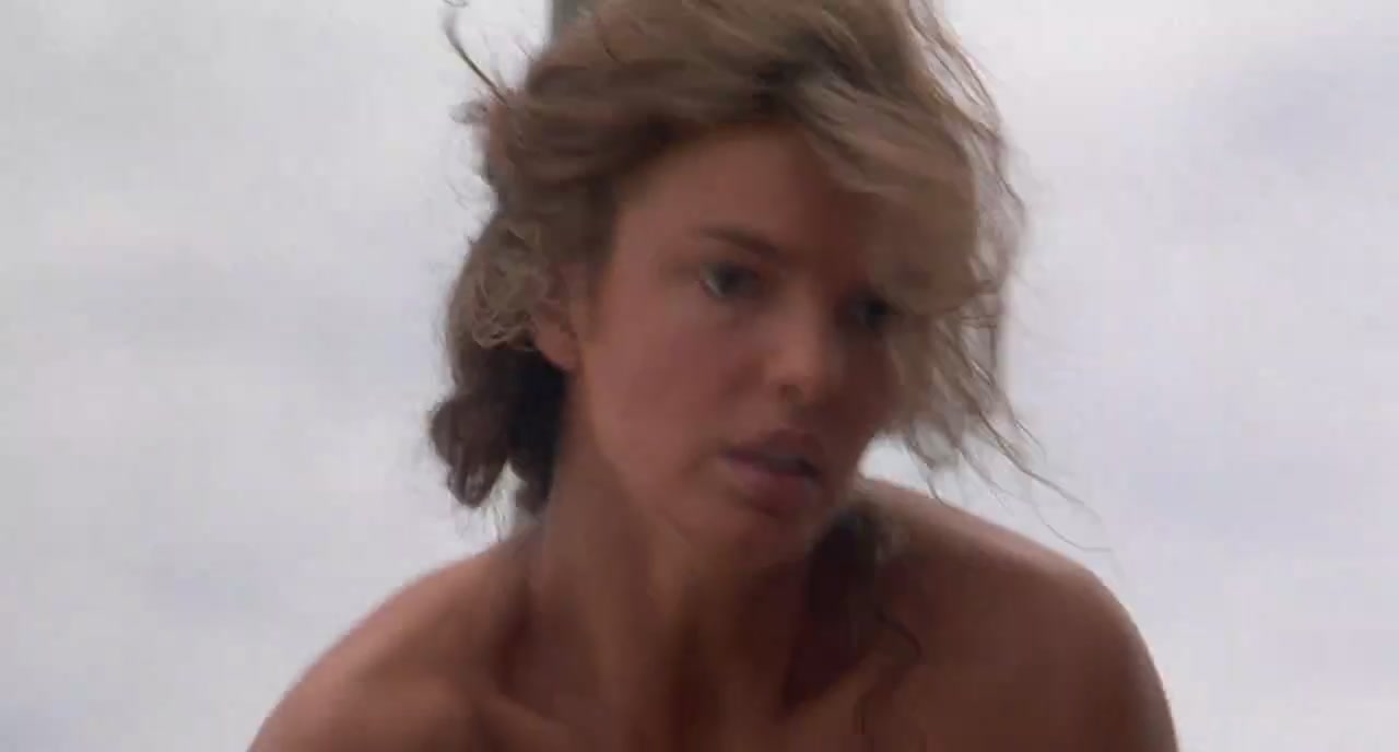 Jeanne Tripplehorn Desnuda En Waterworld