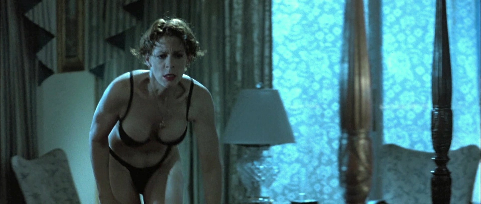 Jamie Lee Curtis Desnuda En Mentiras Arriesgadas 