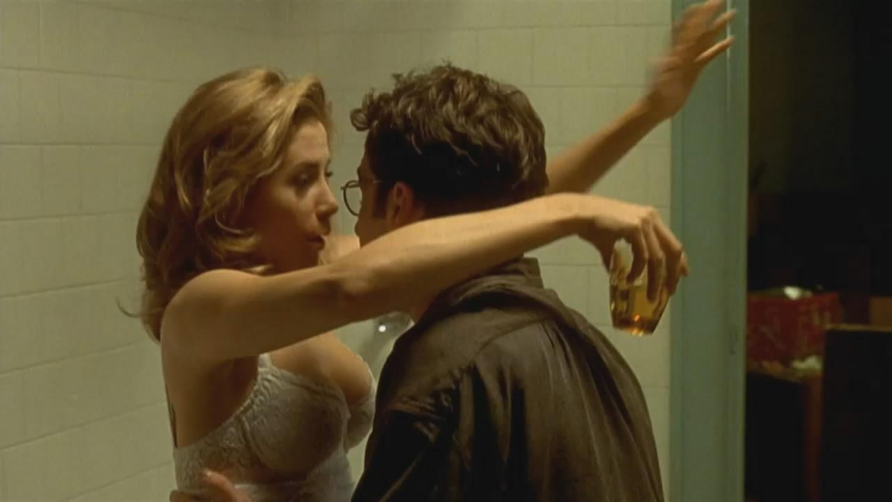 Mira Sorvino Desnuda En Mimic