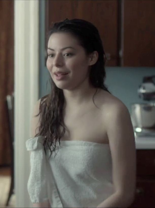 Miranda Cosgrove Desnuda En The Intruders