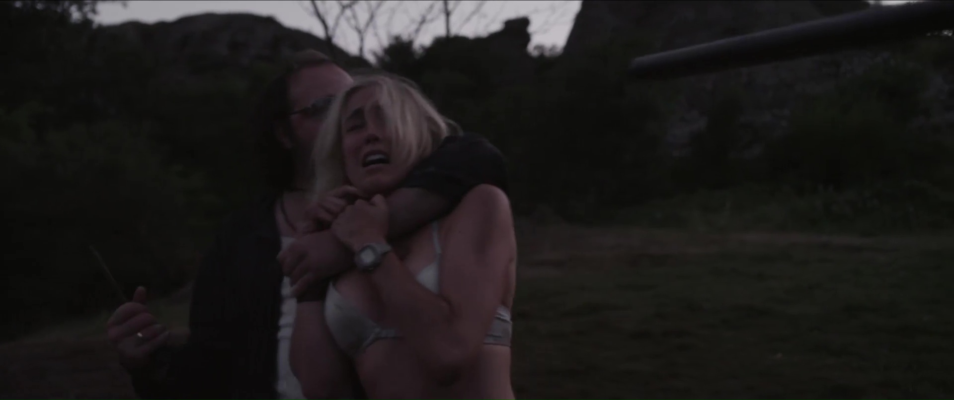 Spencer Locke Desnuda En Landmine Goes Click