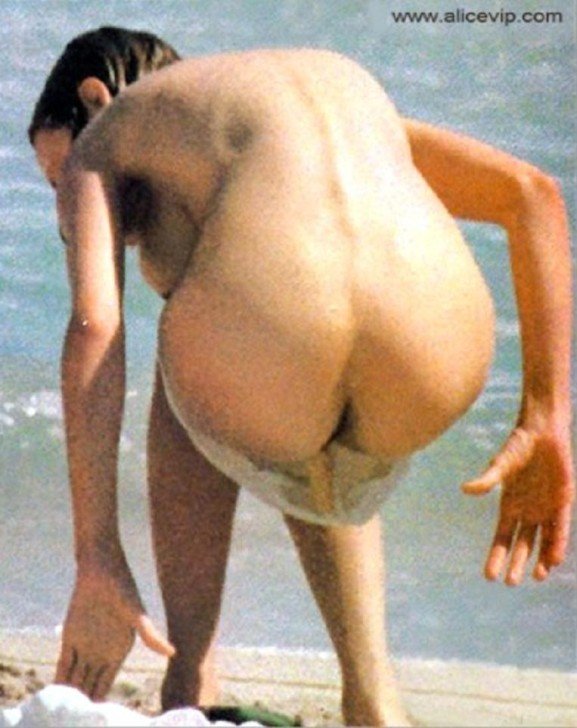 Uma Thurman Desnuda En Beach Babes Free Nude Porn Photos