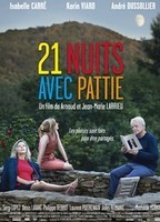 21 Nights with Pattie (2015) Escenas Nudistas