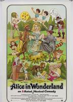 Alice in Wonderland: An X-Rated Musical Fantasy 1976 película escenas de desnudos