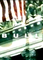Bull (2000-2001) Escenas Nudistas