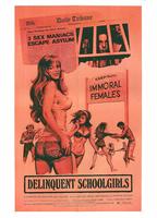 Delinquent School Girls (1975) Escenas Nudistas