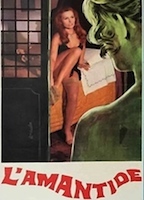 L' Amantide (1976) Escenas Nudistas