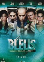 Les Bleus: premiers pas dans la police escenas nudistas