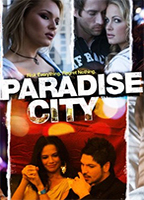 Paradise City escenas nudistas